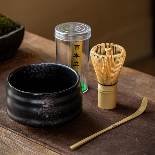 Guide des Accessoires : Les essentiels pour préparer un Matcha parfait